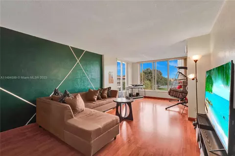 441 NE 195th St #404, North Miami Beach, FL 33179