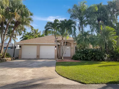 16077 SW 154th Ct, Miami, FL 33187