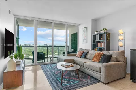 601 NE 36th St #2004, Miami, FL 33137