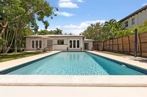 4121 Woodridge Rd, Miami, FL 33133