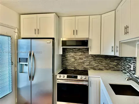 901 NE 14th Ave #306, Hallandale Beach, FL 33009