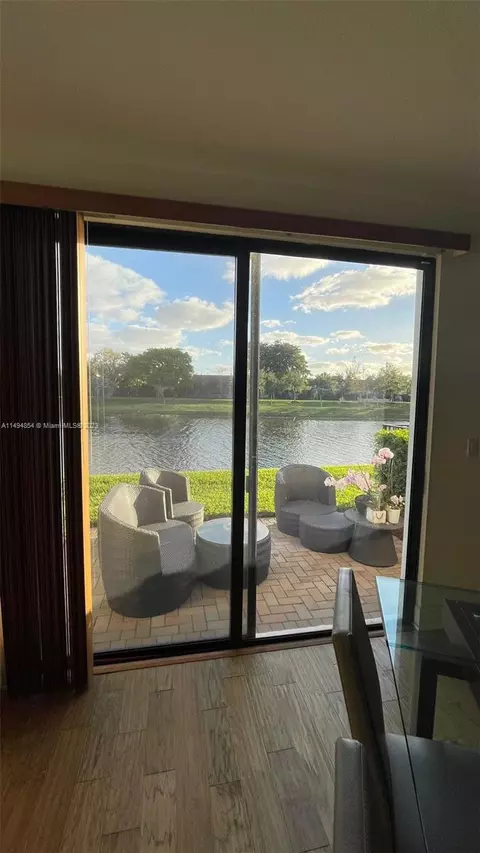 355 NE 194th Ln #355, Miami, FL 33179