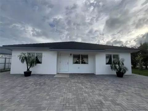 10480 SW 149th Ter, Miami, FL 33176