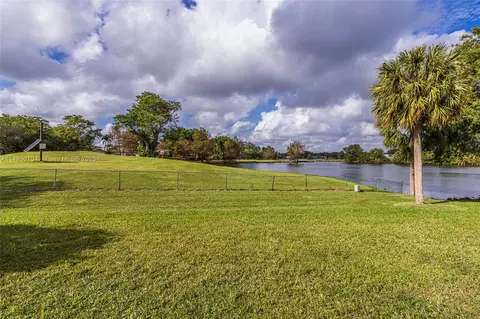 111 Saint Andrews Rd #20-70, Hollywood, FL 33021