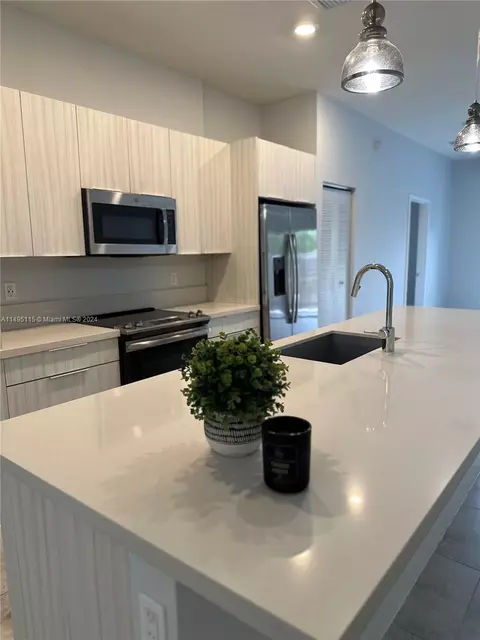 8025 NW 104th Ave #01, Doral, FL 33178