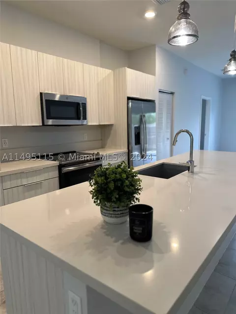 8025 NW 104th Ave #01, Doral, FL 33178
