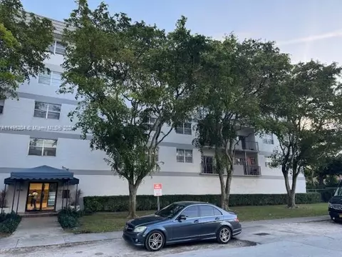8950 NE 8th Ave #401, Miami, FL 33138