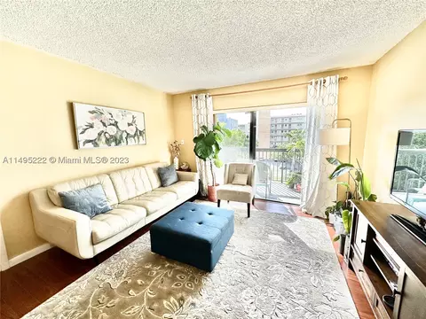 1301 NE 7th St #407, Hallandale Beach, FL 33009
