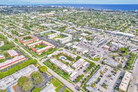 860 SE 6th Ave #204, Deerfield Beach, FL 33441