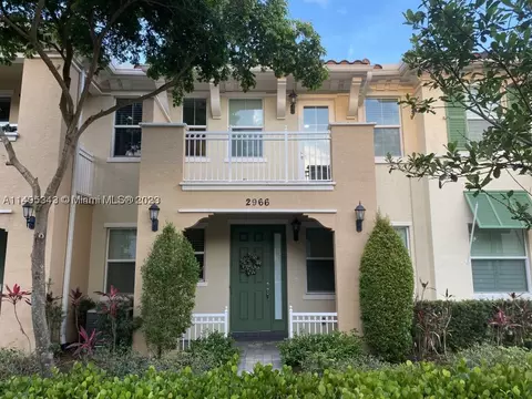 2966 St John Dr, Hollywood, FL 33024