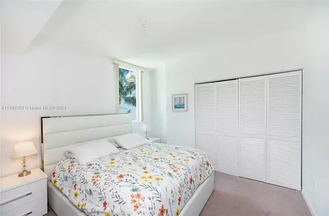 244 Biscayne Blvd #910, Miami, FL 33132