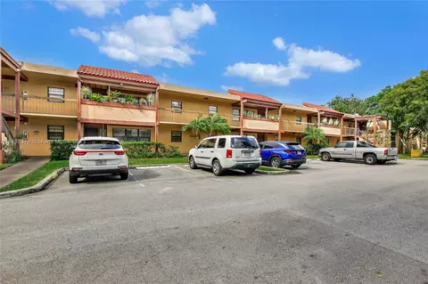 20811 San Simeon Way #202-2, Miami, FL 33179