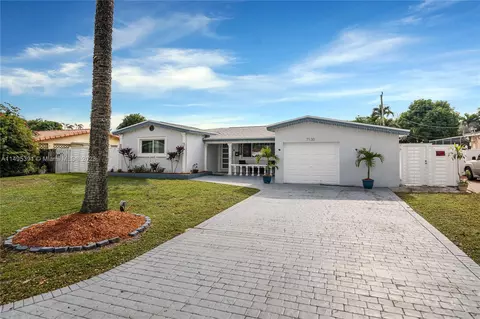 7130 SW 14th St, Pembroke Pines, FL 33023