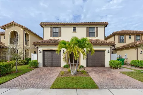 5105 NW 52nd St, Tamarac, FL 33319