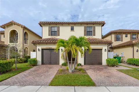 5105 NW 52nd St, Tamarac, FL 33319