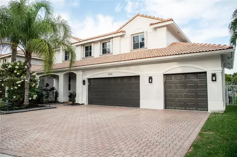 1574 Blue Jay Cir, Weston, FL 33327