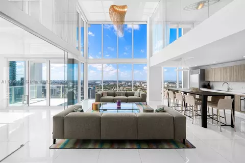 1040 Biscayne Blvd #4207, Miami, FL 33132