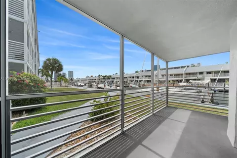 3550 NE 169th St #106, North Miami Beach, FL 33160