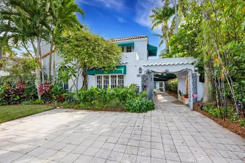 1826 Fairhaven Pl, Coconut Grove, FL 33133