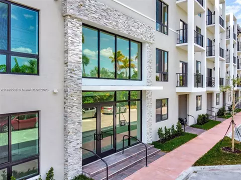 8363 NW 41st St #A-203, Doral, FL 33166