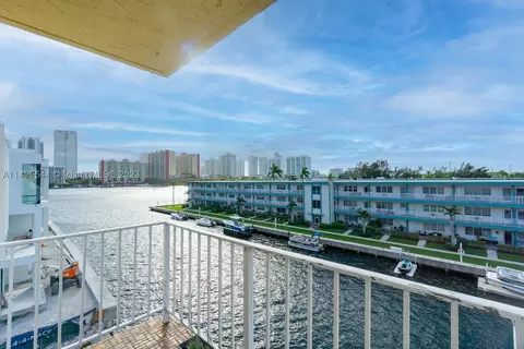3944 NE 167th St #403, North Miami Beach, FL 33160