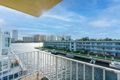 3944 NE 167th St #403, North Miami Beach, FL 33160