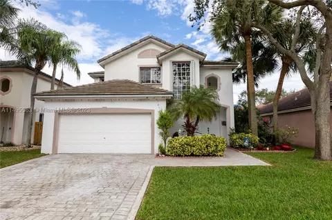 9853 NW 18th St, Pembroke Pines, FL 33024