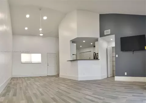 3425 NW 44th St #205, Oakland Park, FL 33309