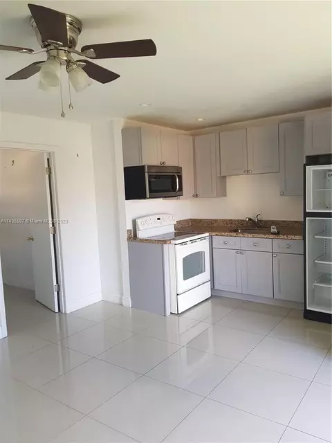 101 NE 41st St #C50, Oakland Park, FL 33334