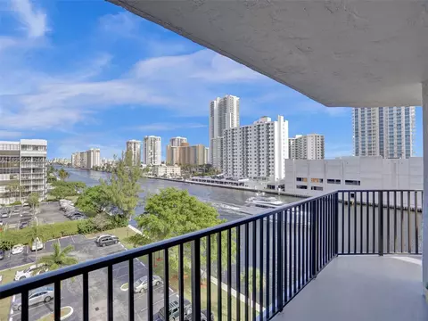600 Parkview Dr #721, Hallandale Beach, FL 33009