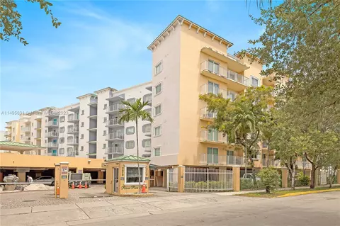 2415 NW 16th St Rd #413, Miami, FL 33125