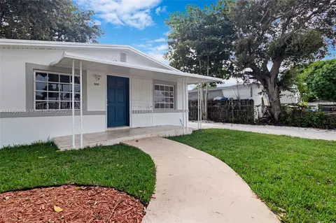 560 NW 100th Ter, Miami, FL 33150