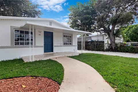 560 NW 100th Ter, Miami, FL 33150