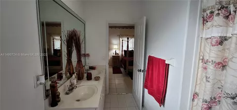 405 W 69th Pl, Hialeah, FL 33014 photo 42