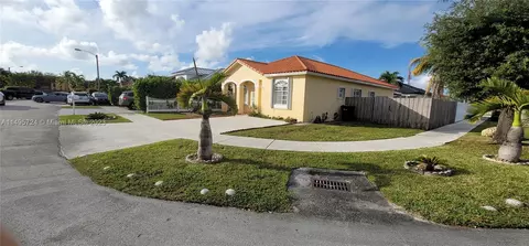 405 W 69th Pl, Hialeah, FL 33014 photo 5