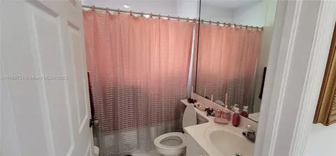 405 W 69th Pl, Hialeah, FL 33014 photo 16