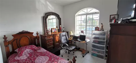 405 W 69th Pl, Hialeah, FL 33014 photo 13