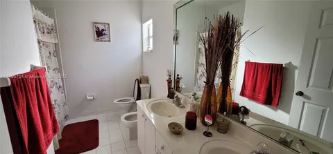 405 W 69th Pl, Hialeah, FL 33014 photo 41