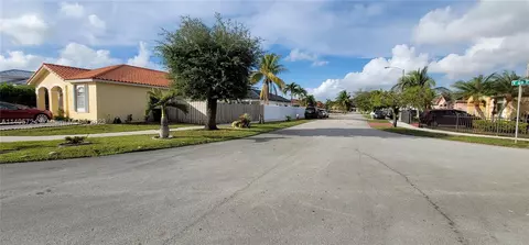 405 W 69th Pl, Hialeah, FL 33014 photo 6