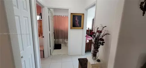 405 W 69th Pl, Hialeah, FL 33014 photo 11