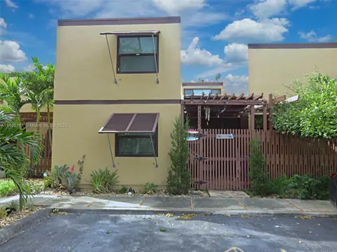 1330 W Golfview Dr #1330, Pembroke Pines, FL 33026