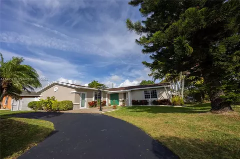 10391 SW 198th St, Cutler Bay, FL 33157