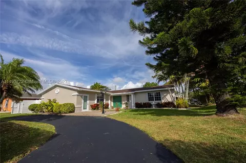 10391 SW 198th St, Cutler Bay, FL 33157