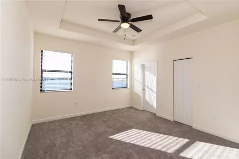 Bedroom - 10038 W 32nd Ln, Hialeah, FL 33018 photo 4 of 4