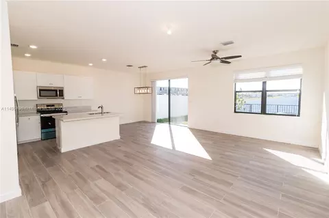 Living - 10038 W 32nd Ln, Hialeah, FL 33018 photo 5 of 5