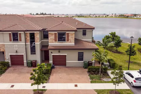 Exterior - 10038 W 32nd Ln, Hialeah, FL 33018 photo 2 of 9