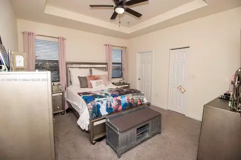 Bedroom - 10038 W 32nd Ln, Hialeah, FL 33018 photo 1 of 4