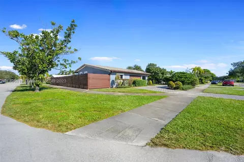 3221 Taft St, Hollywood, FL 33021