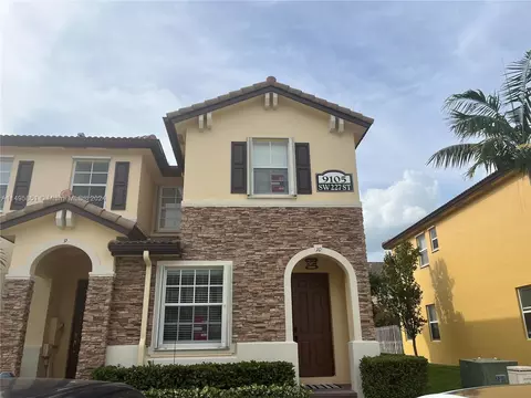 9105 SW 227th St #10, Cutler Bay, FL 33190
