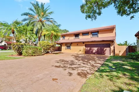 2685 Bass Way, Hollywood, FL 33026